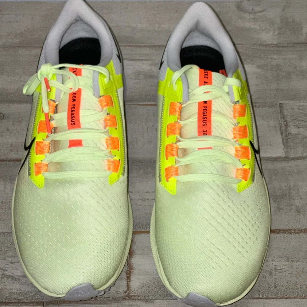 NEW Nike Air Zoom Pegasus NN - Mens US 10 | Women’s US 11.5